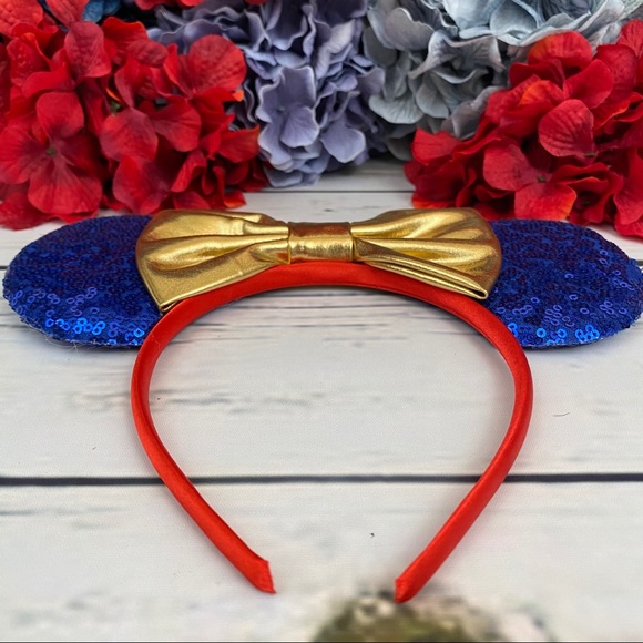 Minnie Mouse Wonder Woman Sequin Headband with Bow - Picture 6 of 10